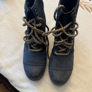 Sorel Womens lace bootie